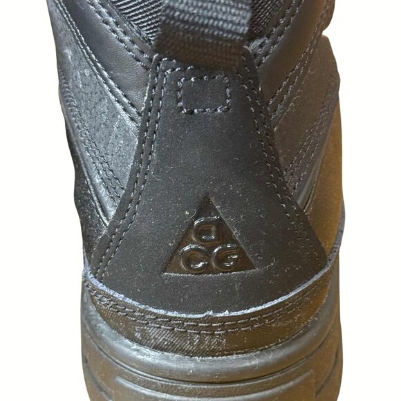 Nike Woodside 2 High ACG Boots Kids 2 Black Waterproof Winter Duck Boot EUC Snow - Picture 3 of 8
